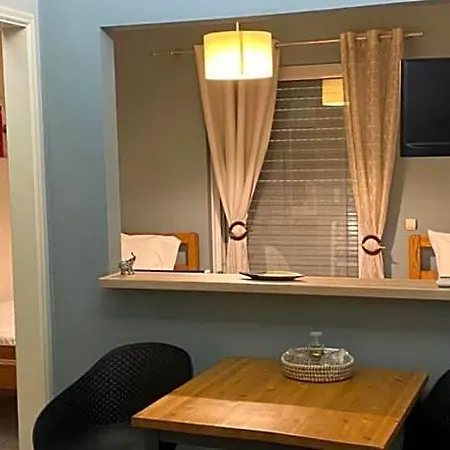 Alexiou Blue Apartment *